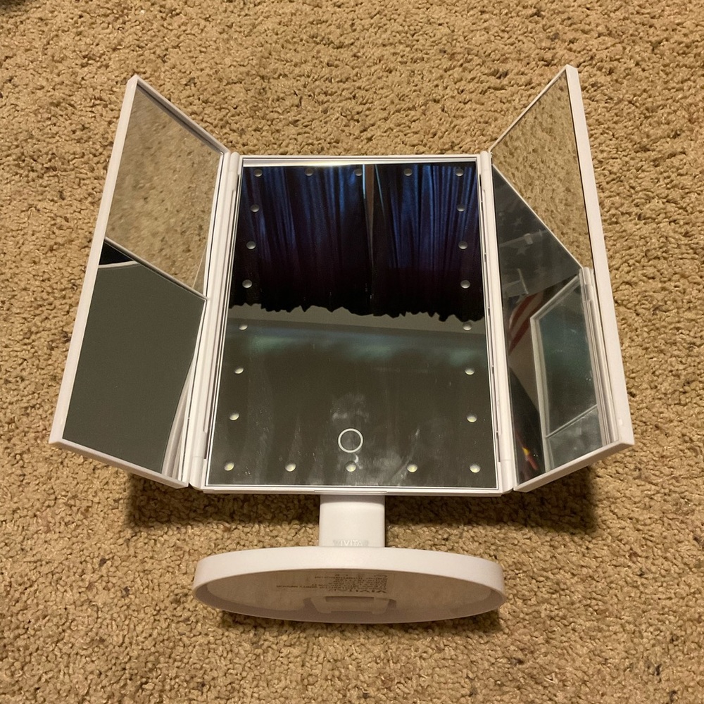 Illuminated Tri-Fold Vanity Mirror in White